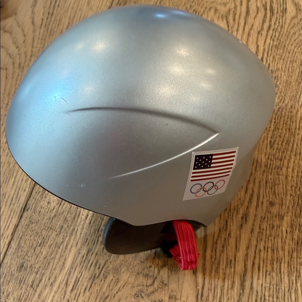 American Girl Olympics Team USA Snowboard Set and Accessories - Picture 6 of 10